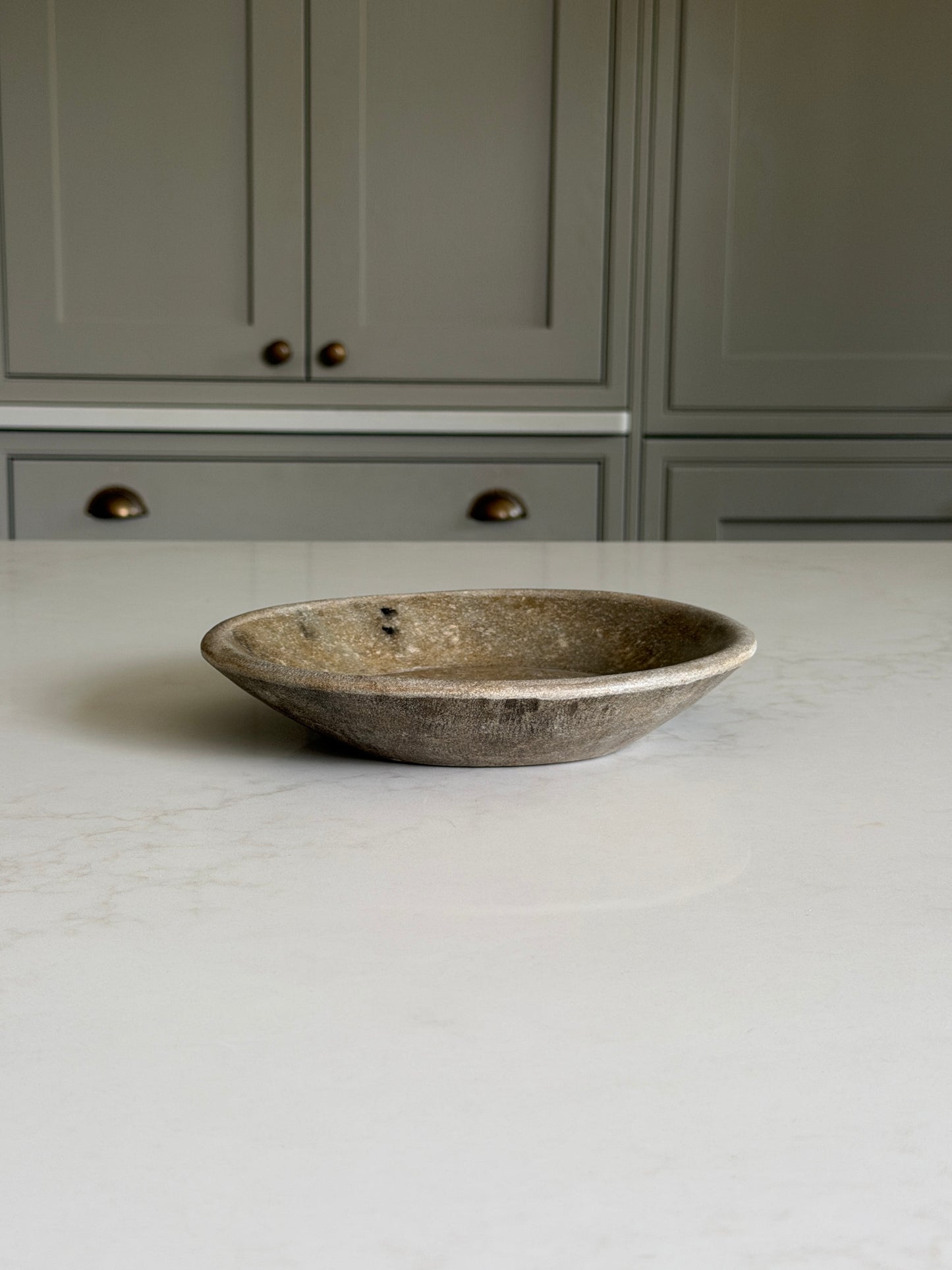 Aged Marble Plate - Grey-Brown