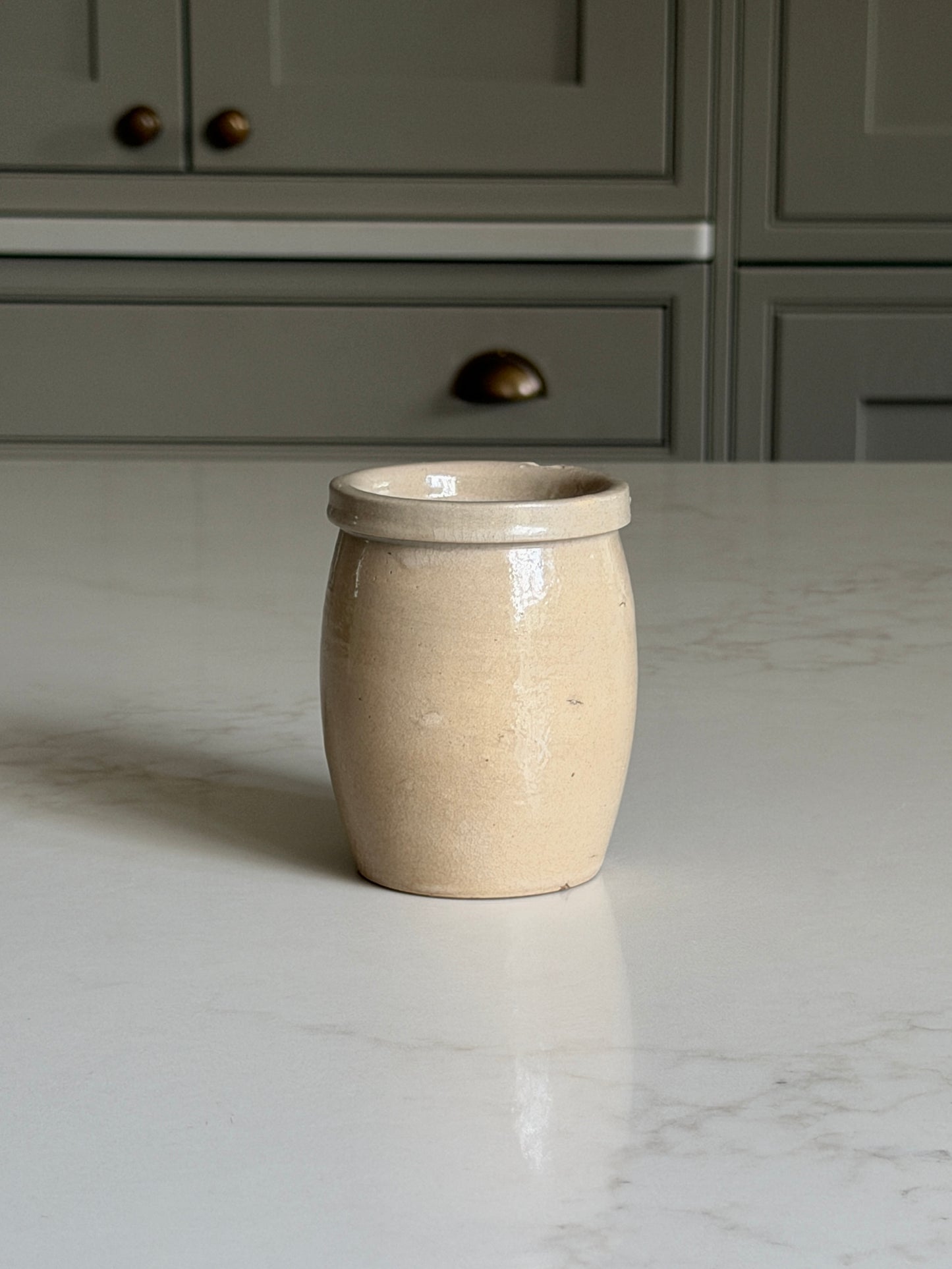 Greige Yogurt Pot