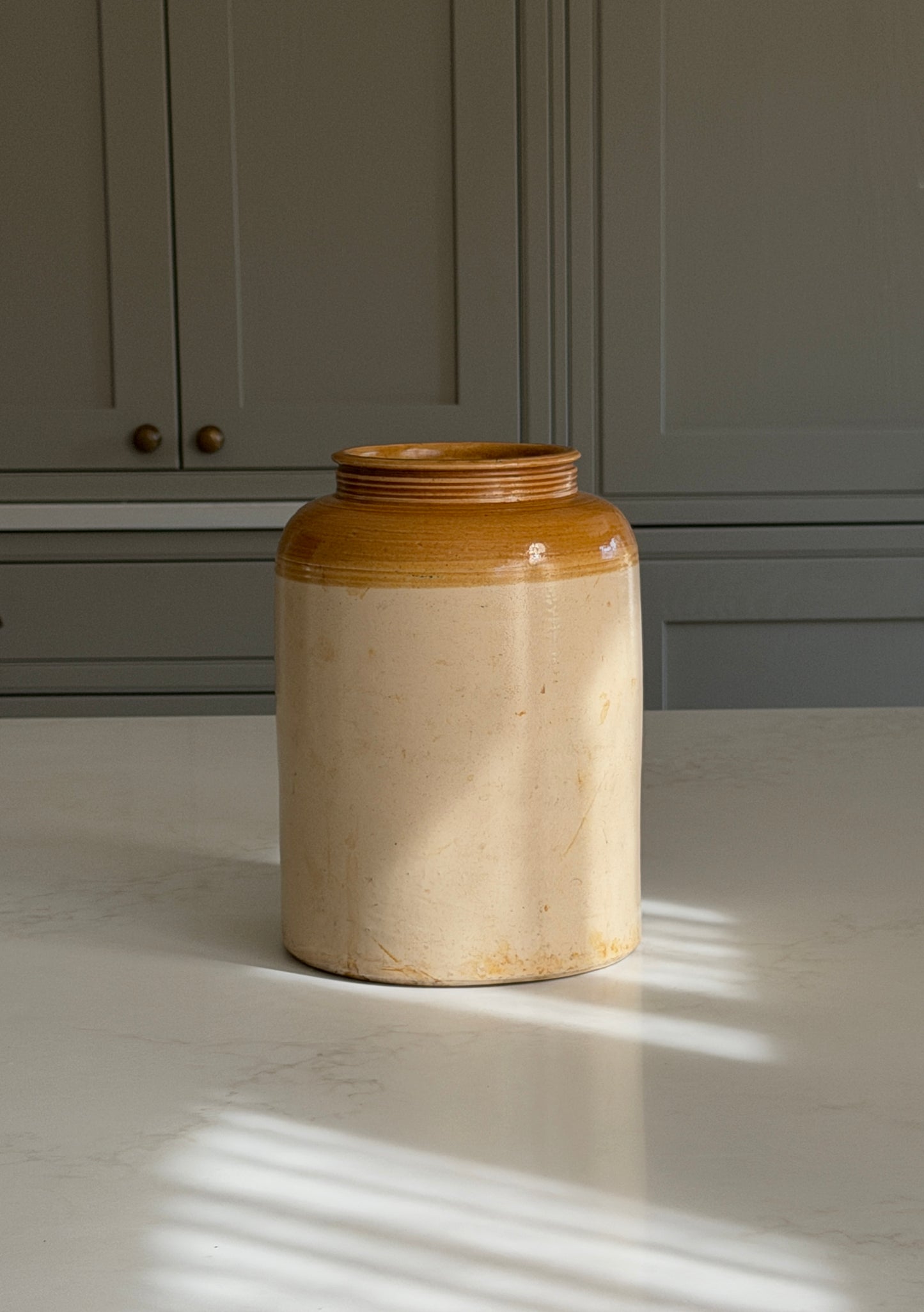 Two-Toned Victorian Farmhouse Stoneware Pot