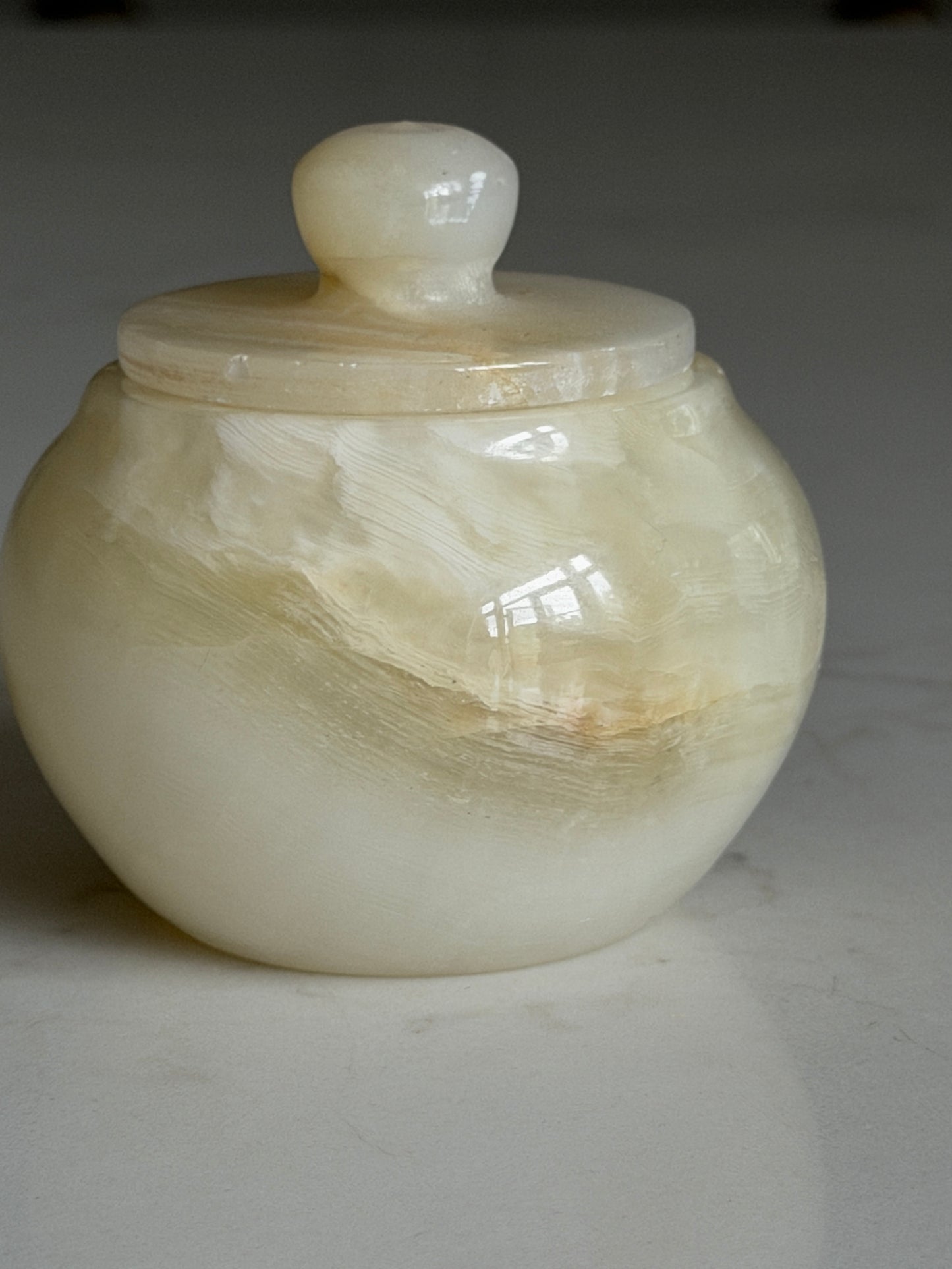 Onyx Lidded Trinket Pot