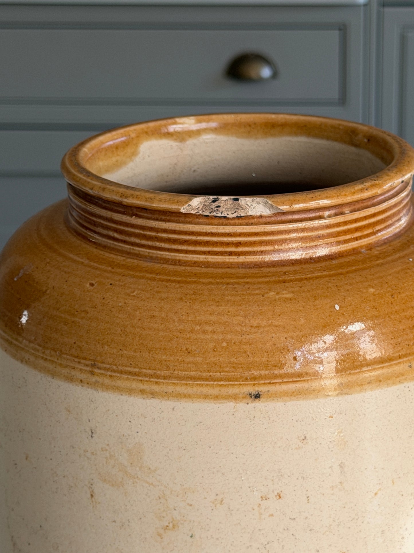 Two-Toned Victorian Farmhouse Stoneware Pot