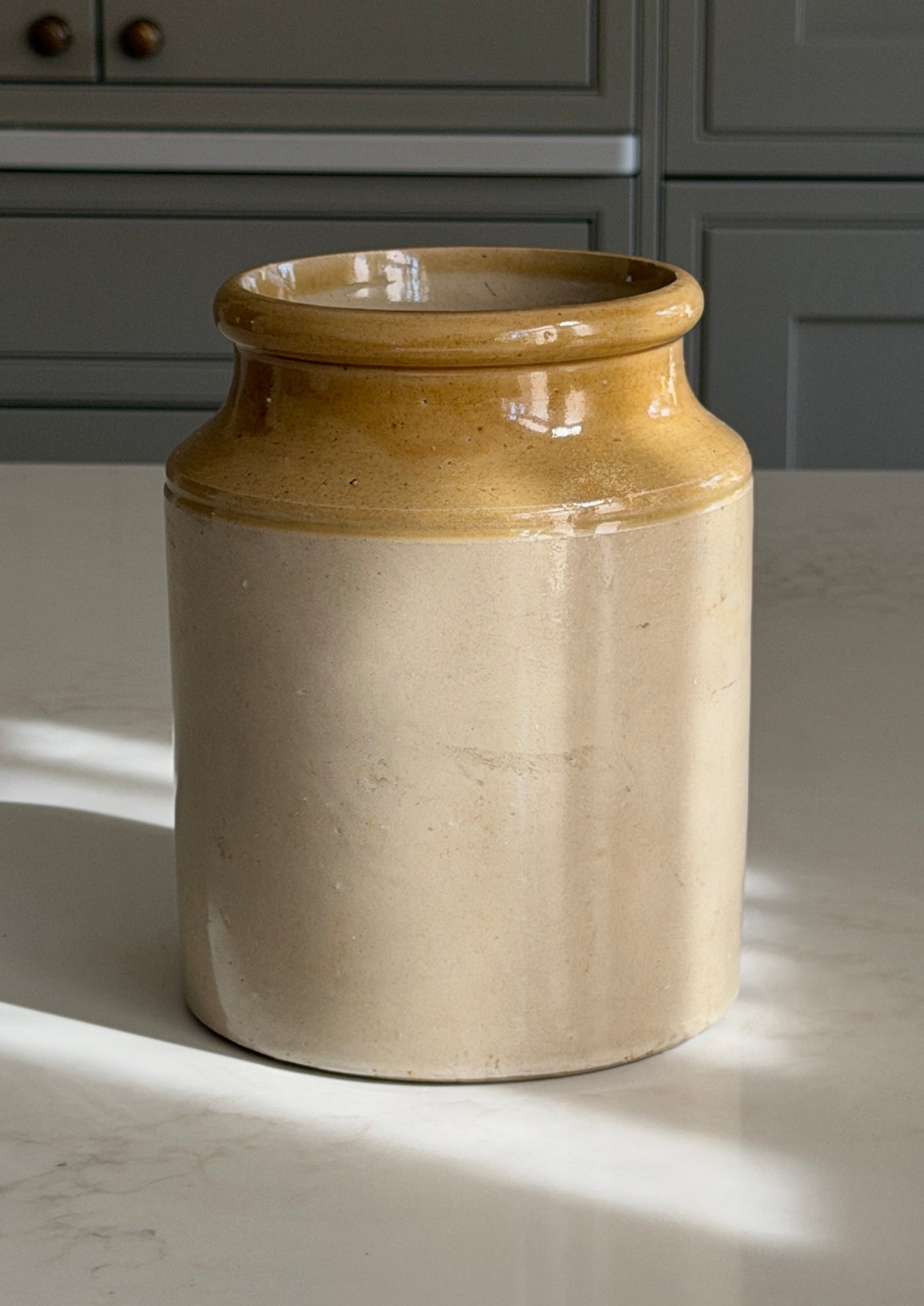Two-Toned Victorian Farmhouse Stoneware Pot