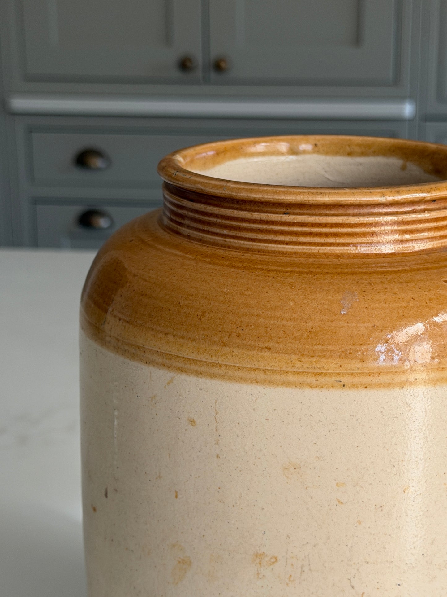 Two-Toned Victorian Farmhouse Stoneware Pot
