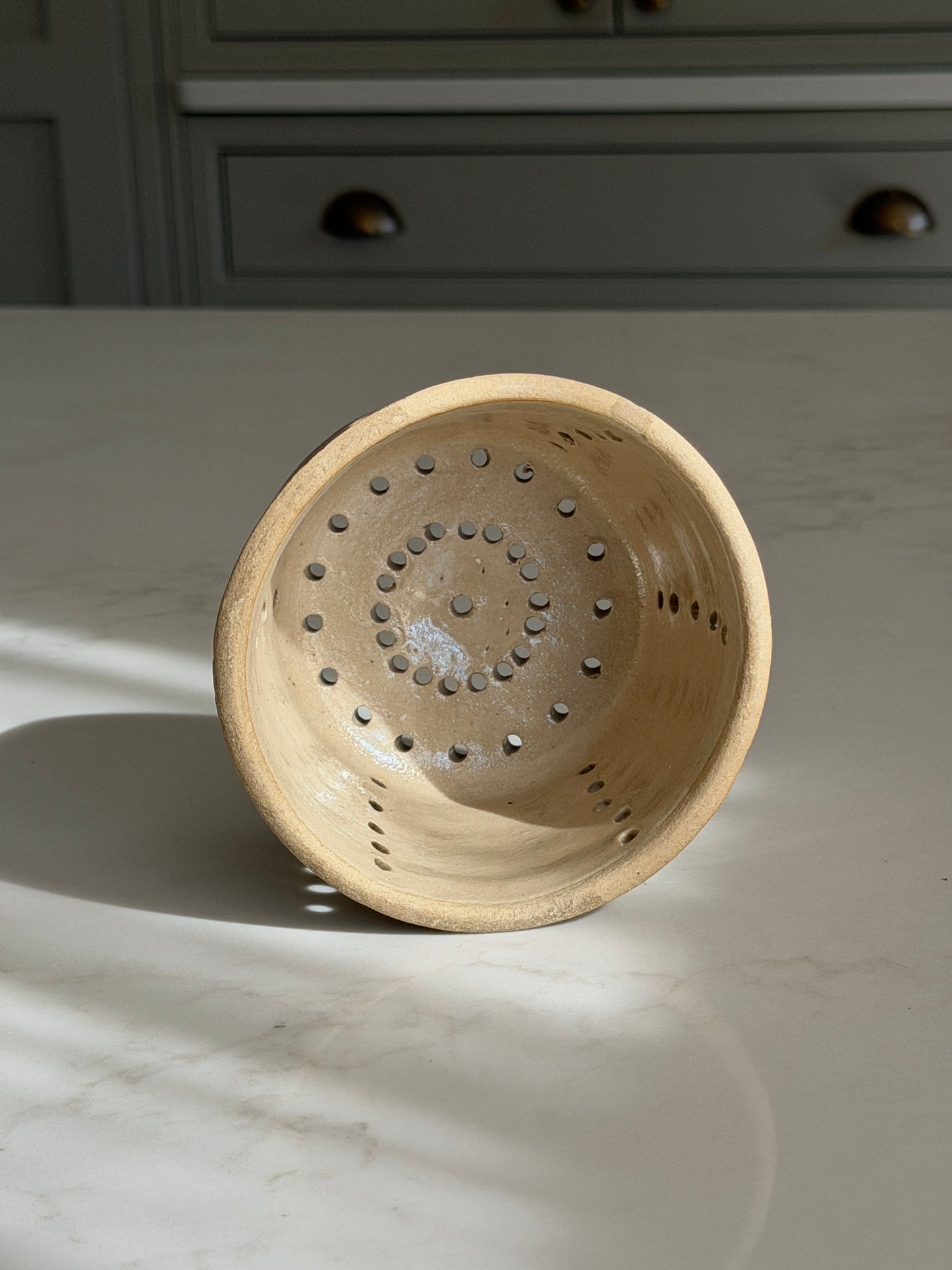 Medium Greige French Cheesestrainer