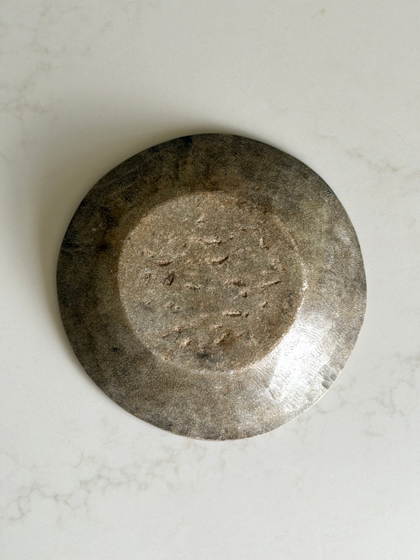 Aged Marble Plate - Grey-Brown
