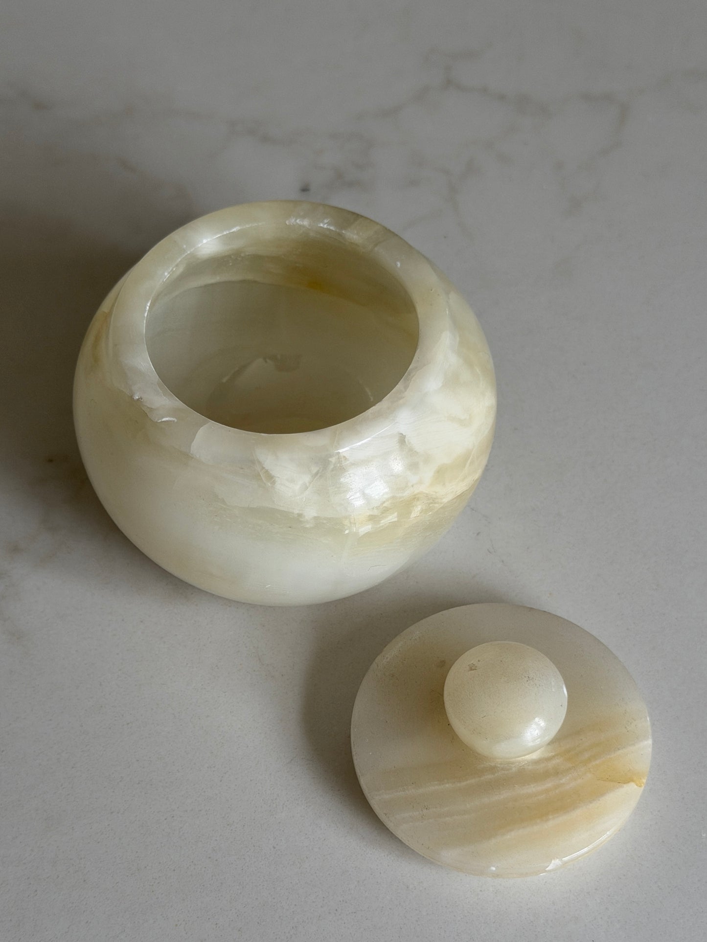 Onyx Lidded Trinket Pot