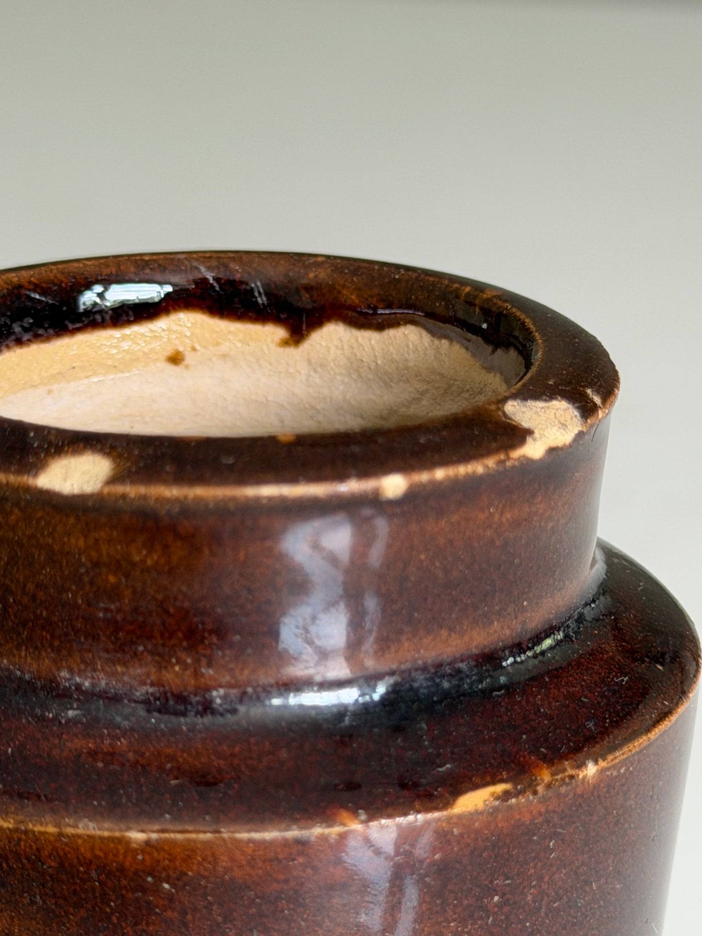 Espresso Brown Stoneware Pot