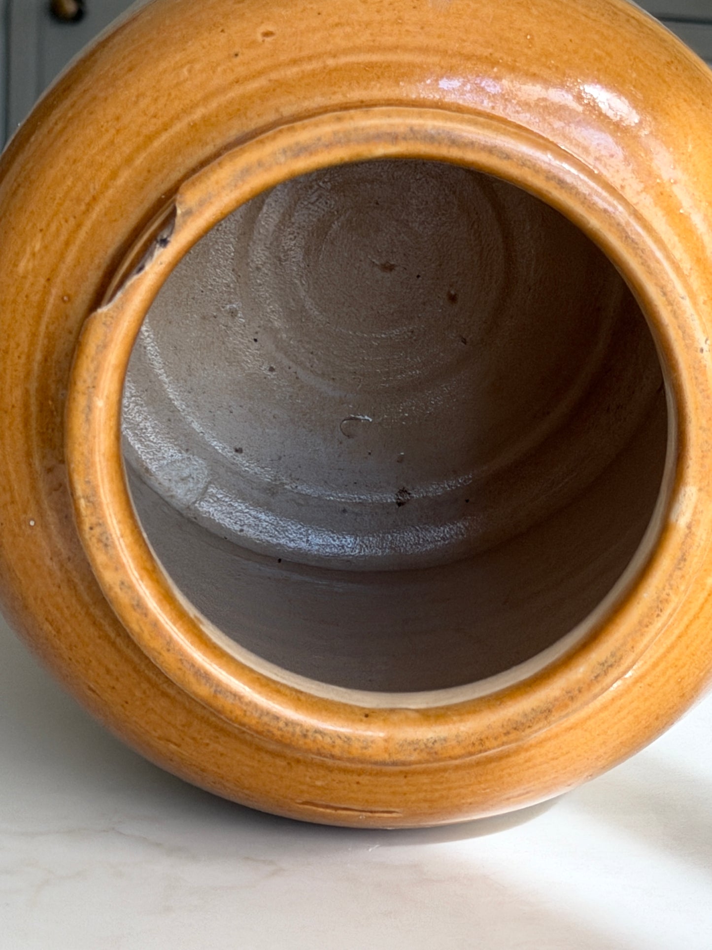 Two-Toned Victorian Farmhouse Stoneware Pot