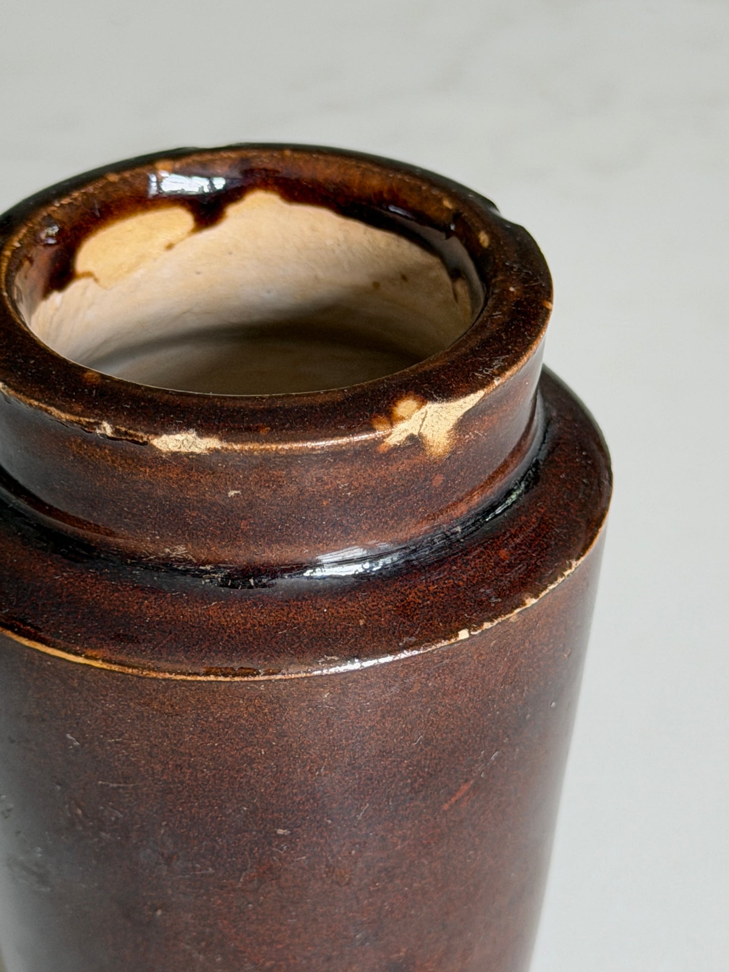 Espresso Brown Stoneware Pot