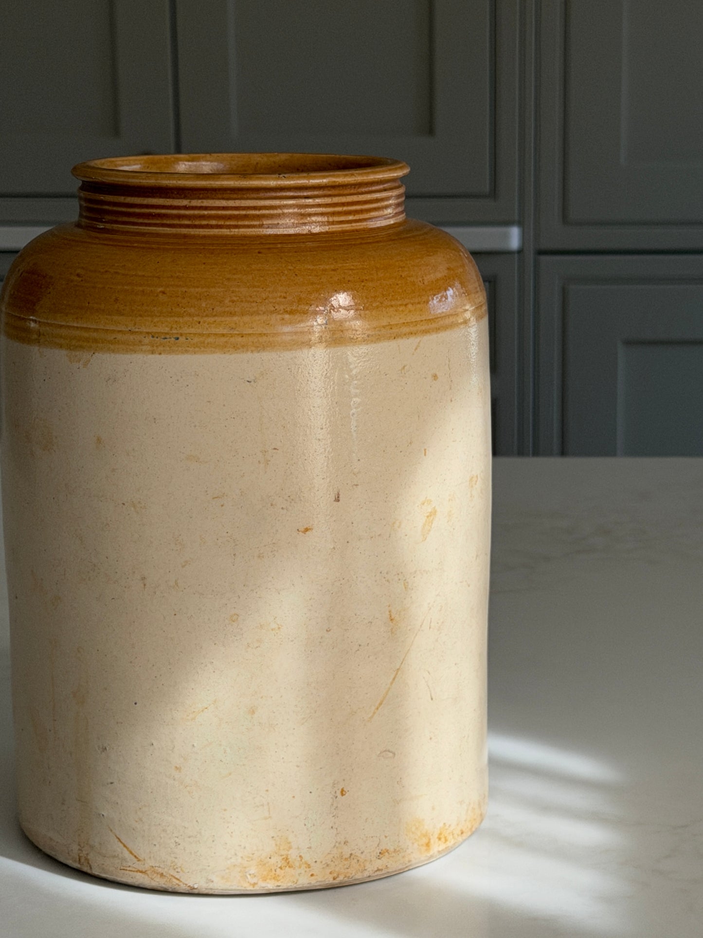 Two-Toned Victorian Farmhouse Stoneware Pot