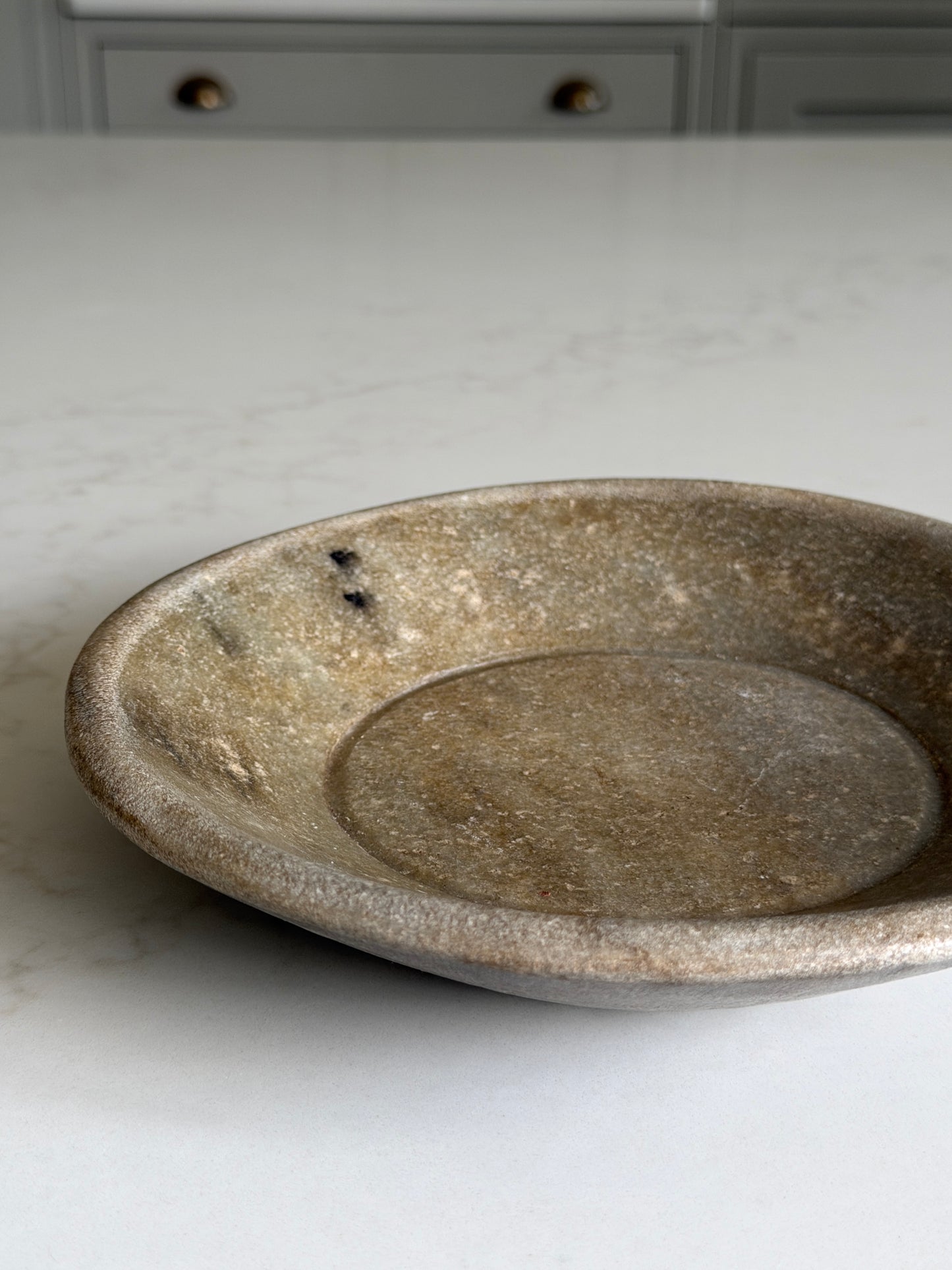 Aged Marble Plate - Grey-Brown