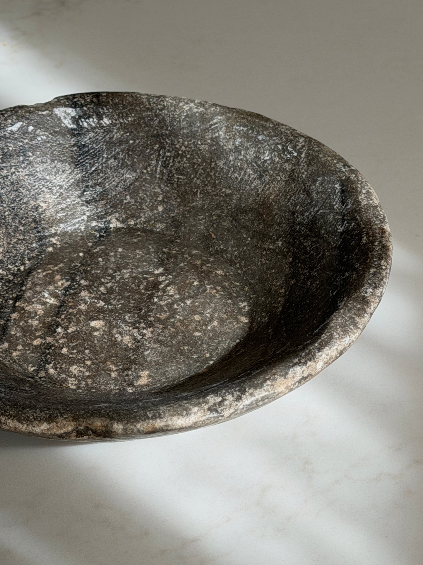 Aged Marble Plate - Espresso Brown