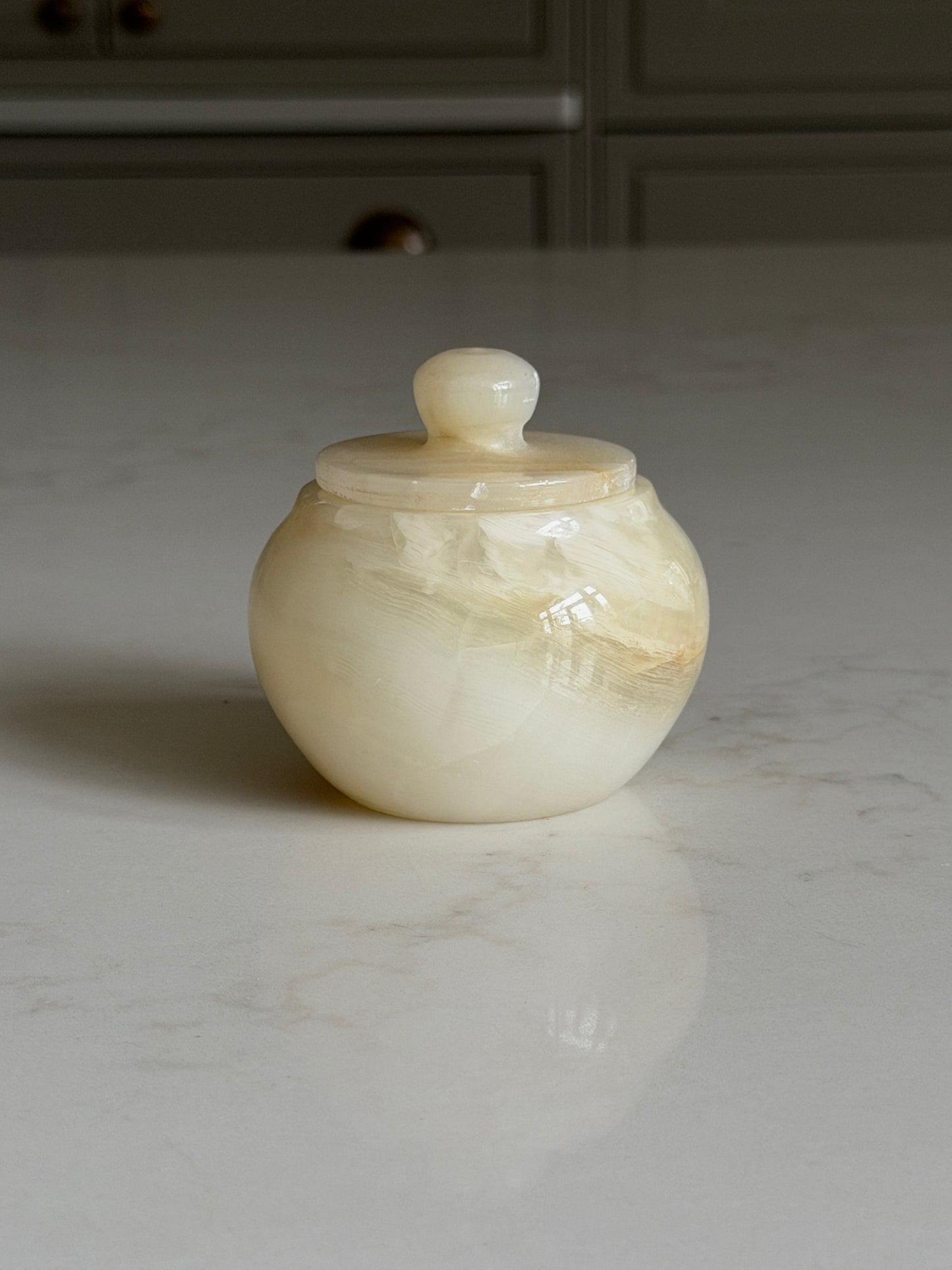 Onyx Lidded Trinket Pot