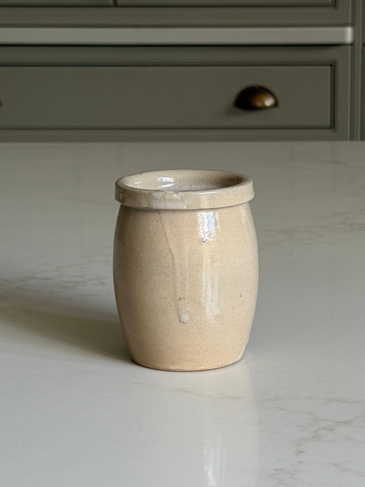 Greige Yogurt Pot