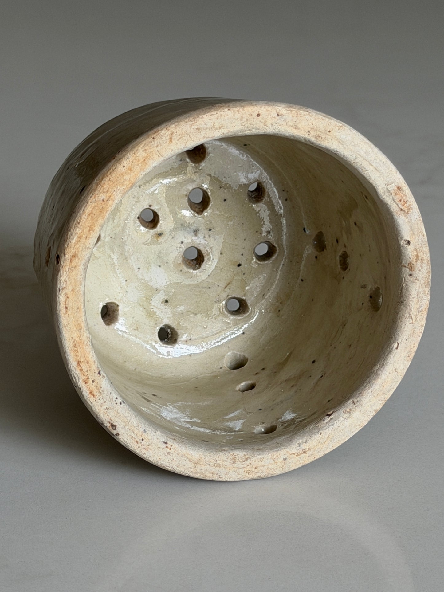 Small Cheesestrainer - Greeny-Greige