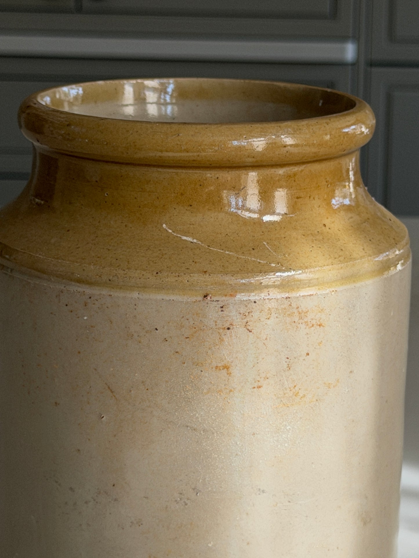 Two-Toned Victorian Farmhouse Stoneware Pot