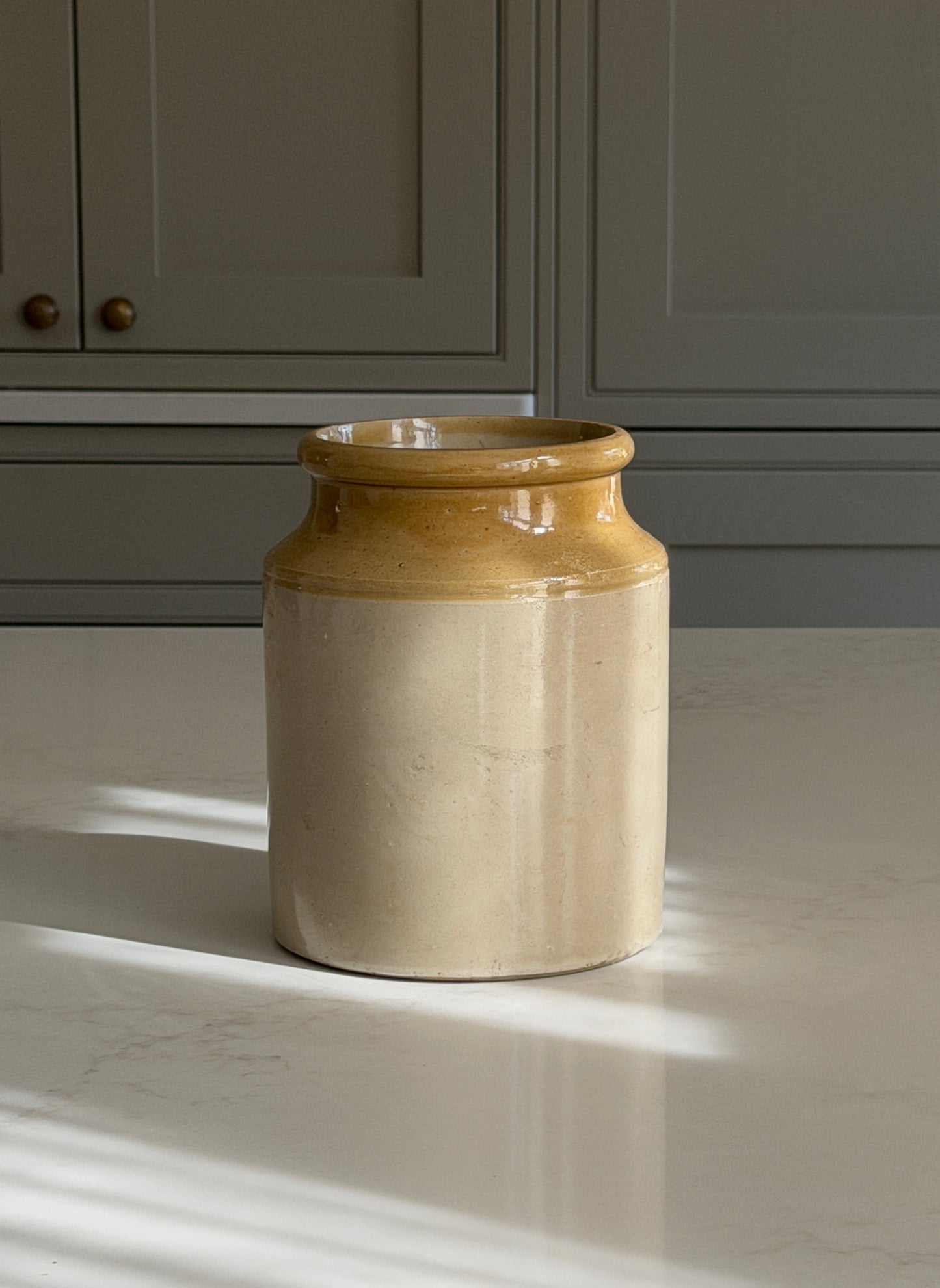 Two-Toned Victorian Farmhouse Stoneware Pot
