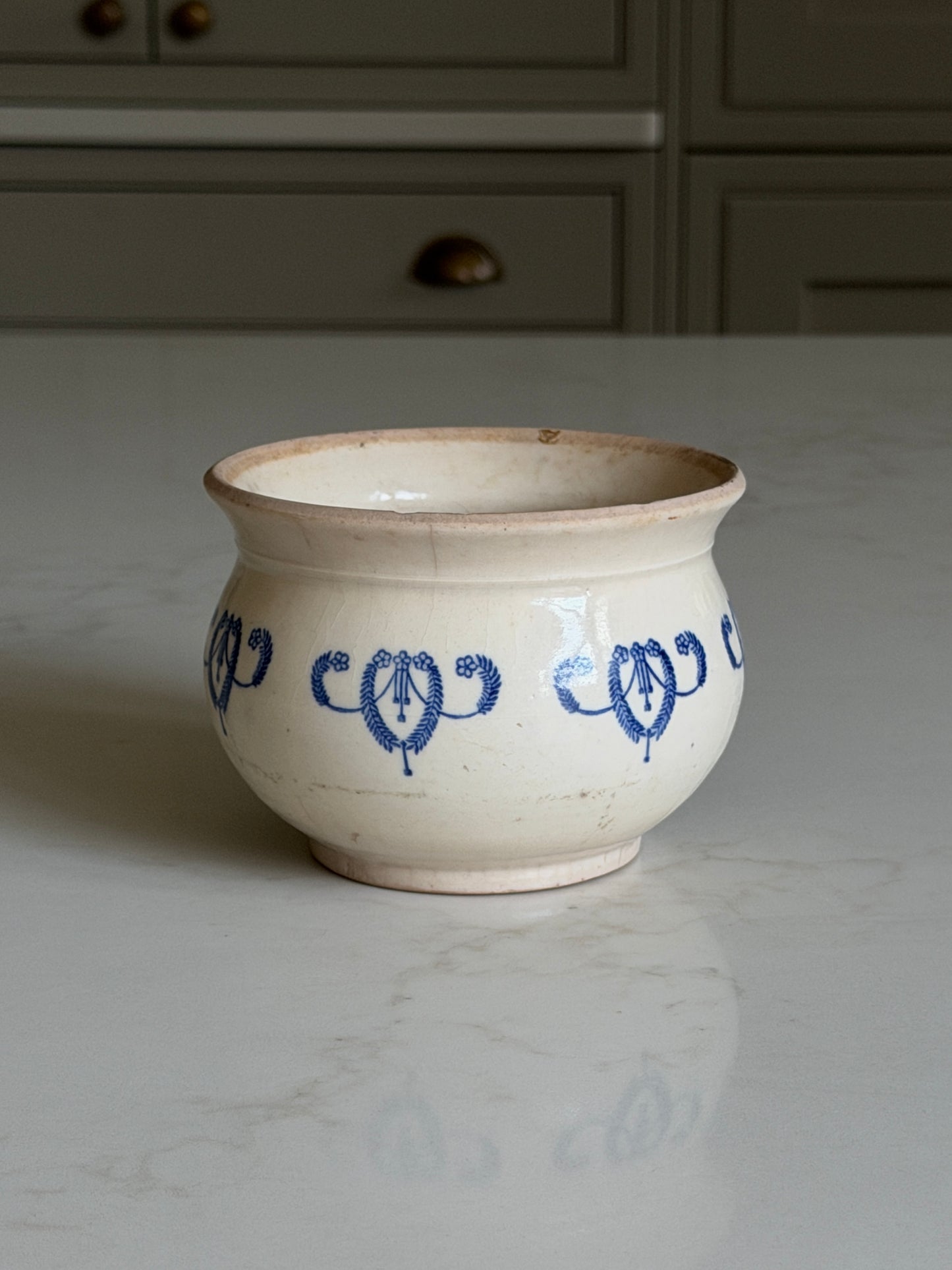 Blue and White St Uze Pot