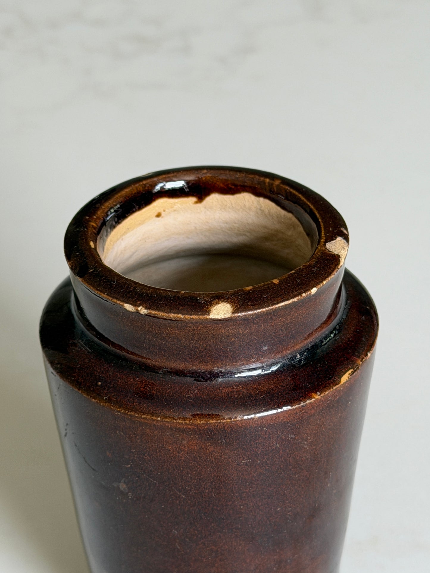 Espresso Brown Stoneware Pot