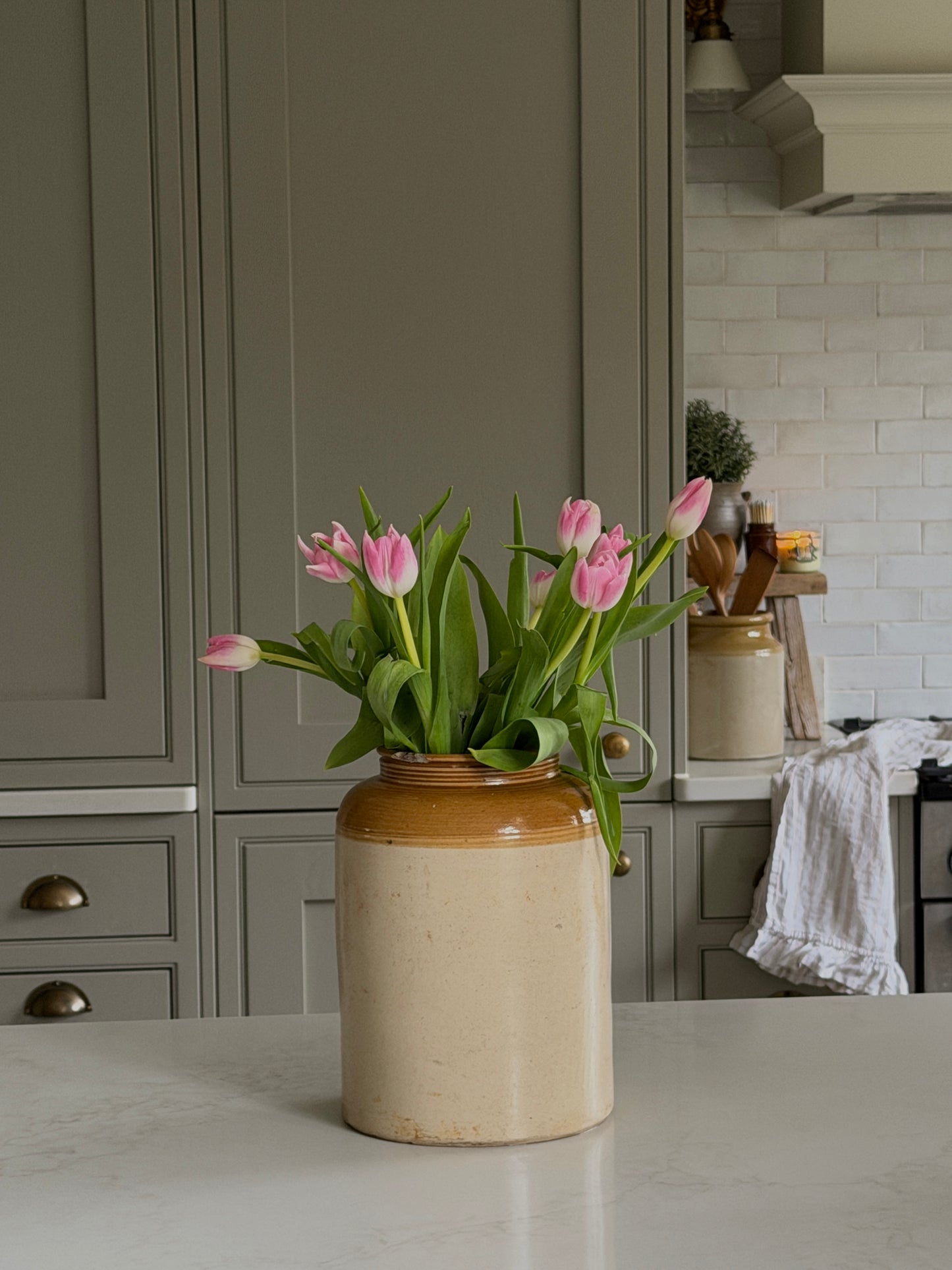 Two-Toned Victorian Farmhouse Stoneware Pot