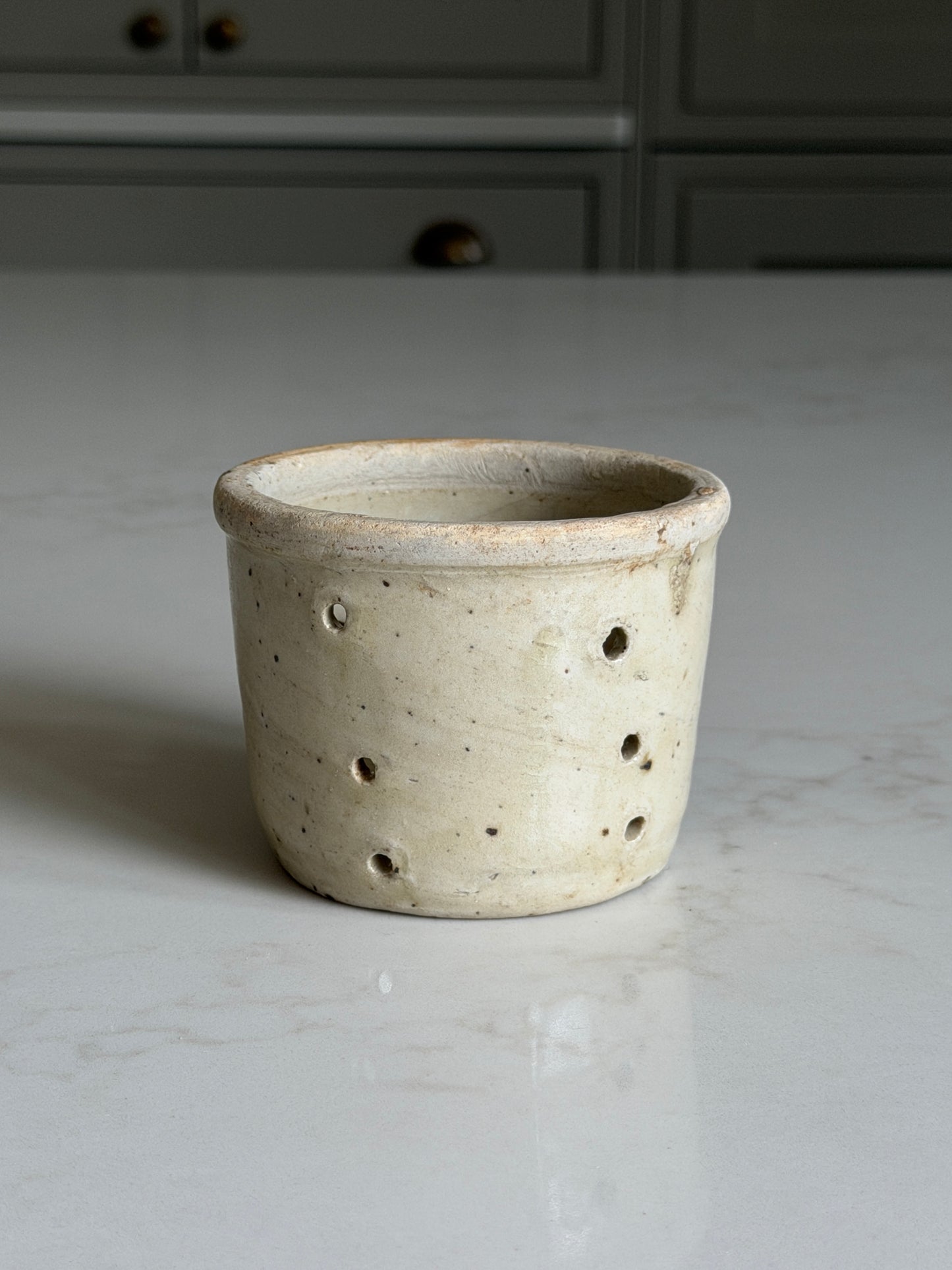 Small Cheesestrainer - Greeny-Greige
