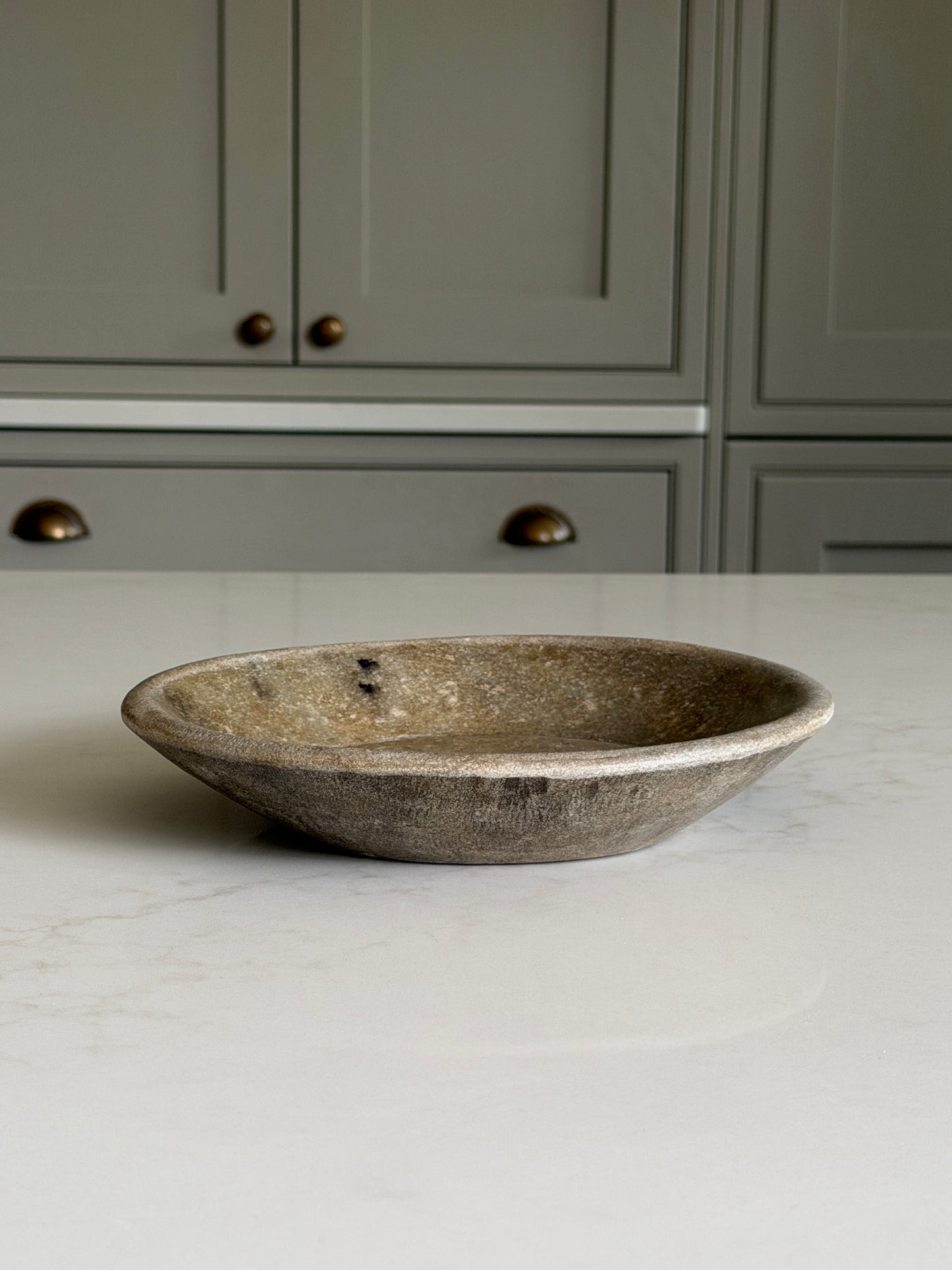 Aged Marble Plate - Grey-Brown