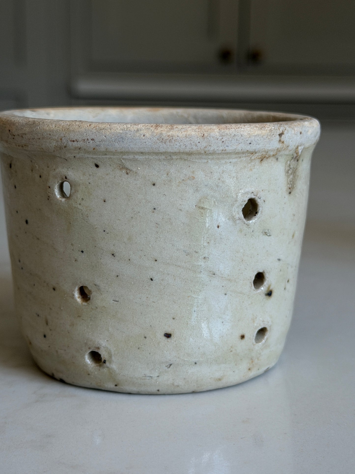 Small Cheesestrainer - Greeny-Greige