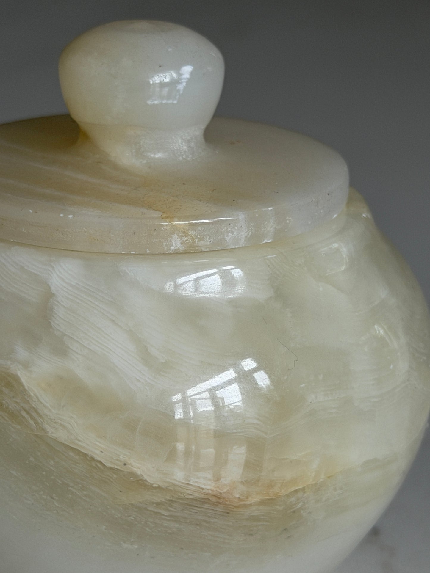 Onyx Lidded Trinket Pot