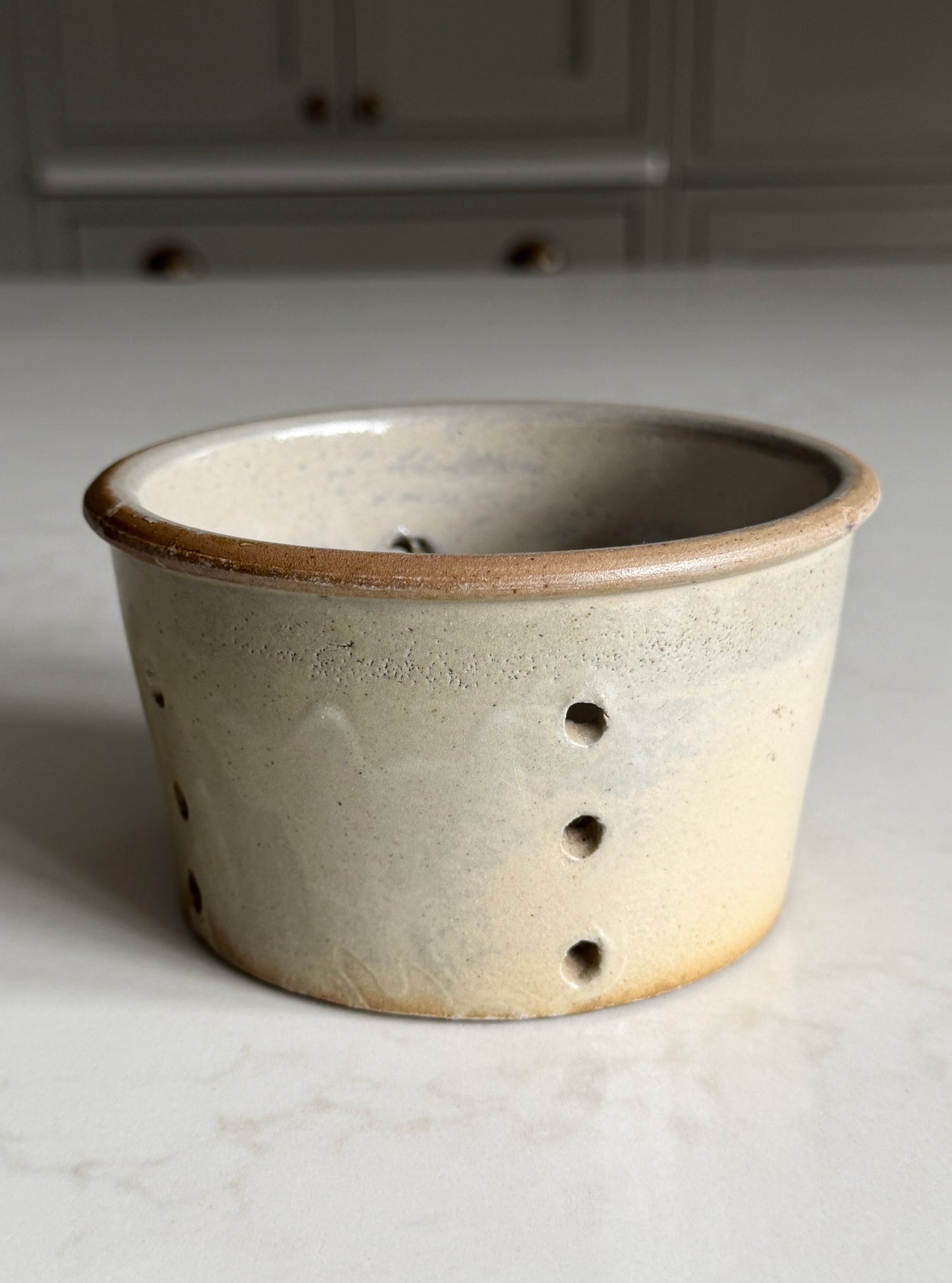 Medium Greeny-Grey Cheesestrainer