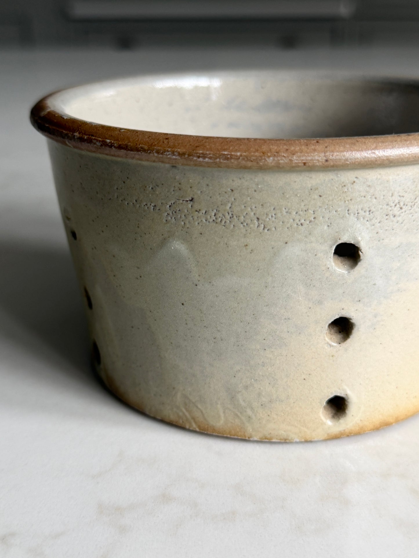 Medium Greeny-Grey Cheesestrainer