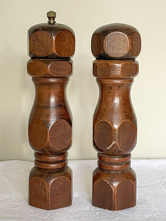 Vintage Salt Shaker & Pepper Grinder Set