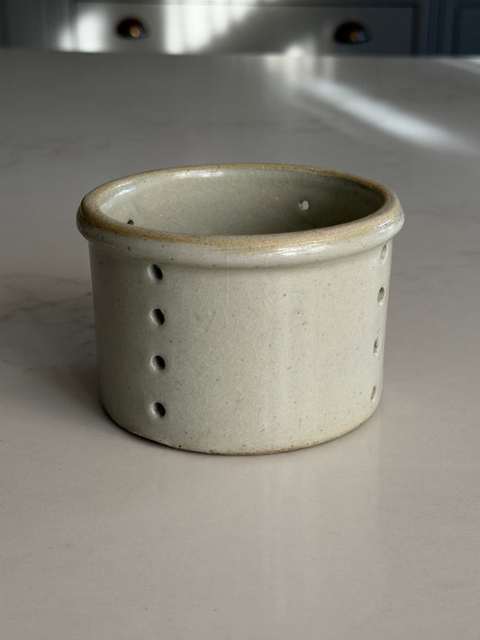 Medium Grey French Cheesestrainer