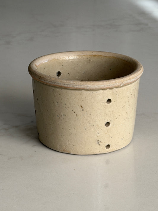Medium Beige French Cheesestrainer