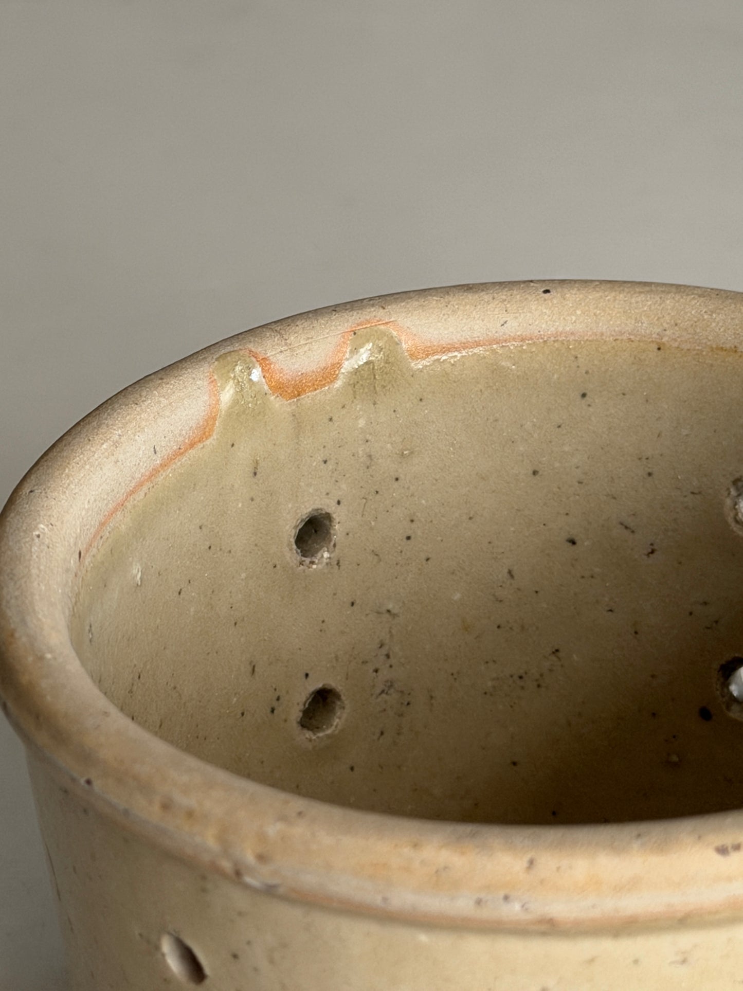 Medium Beige French Cheesestrainer