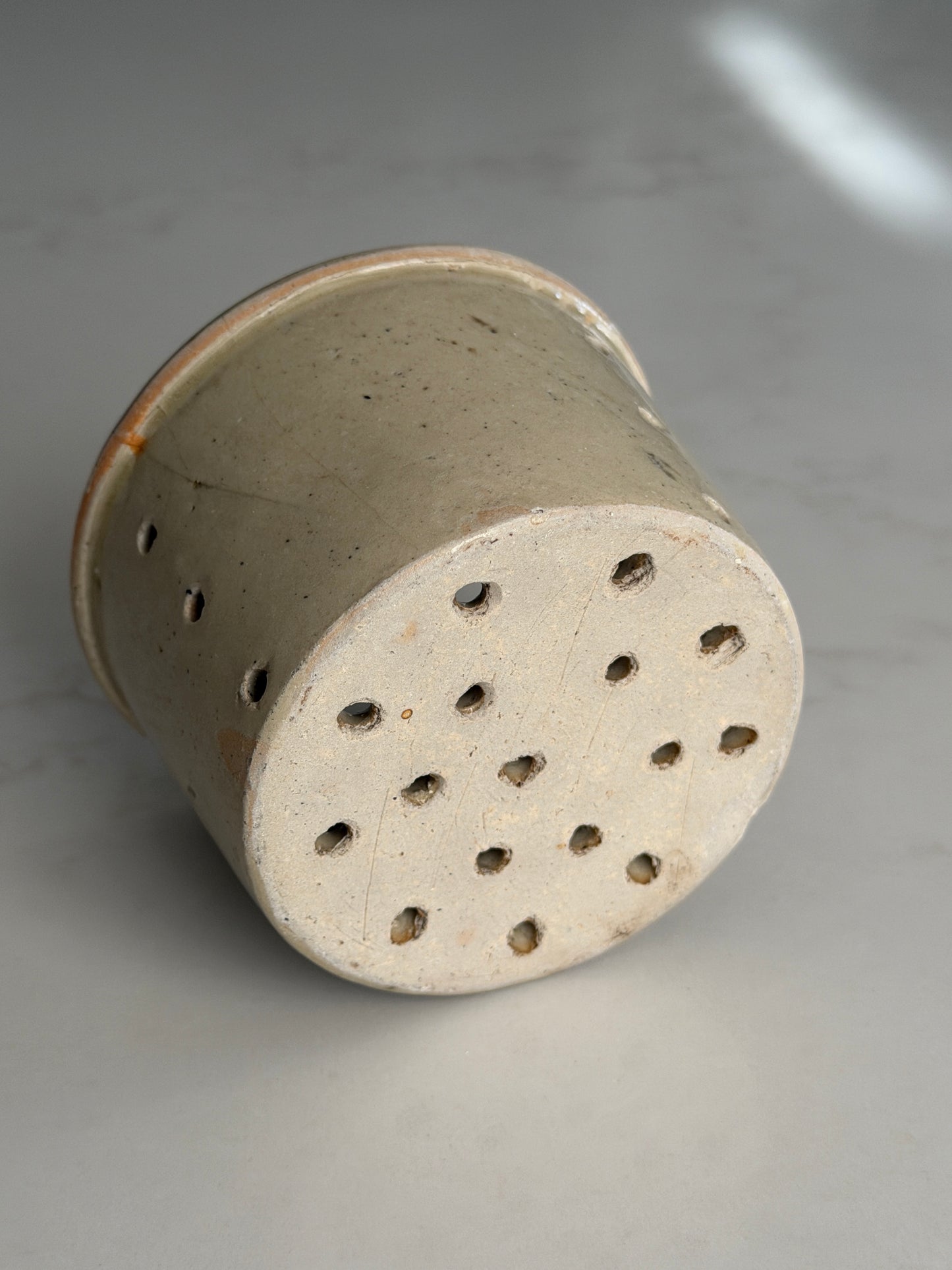 Medium Beige French Cheesestrainer