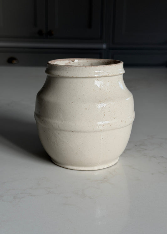 Off-White rounded French Stoneware Pot