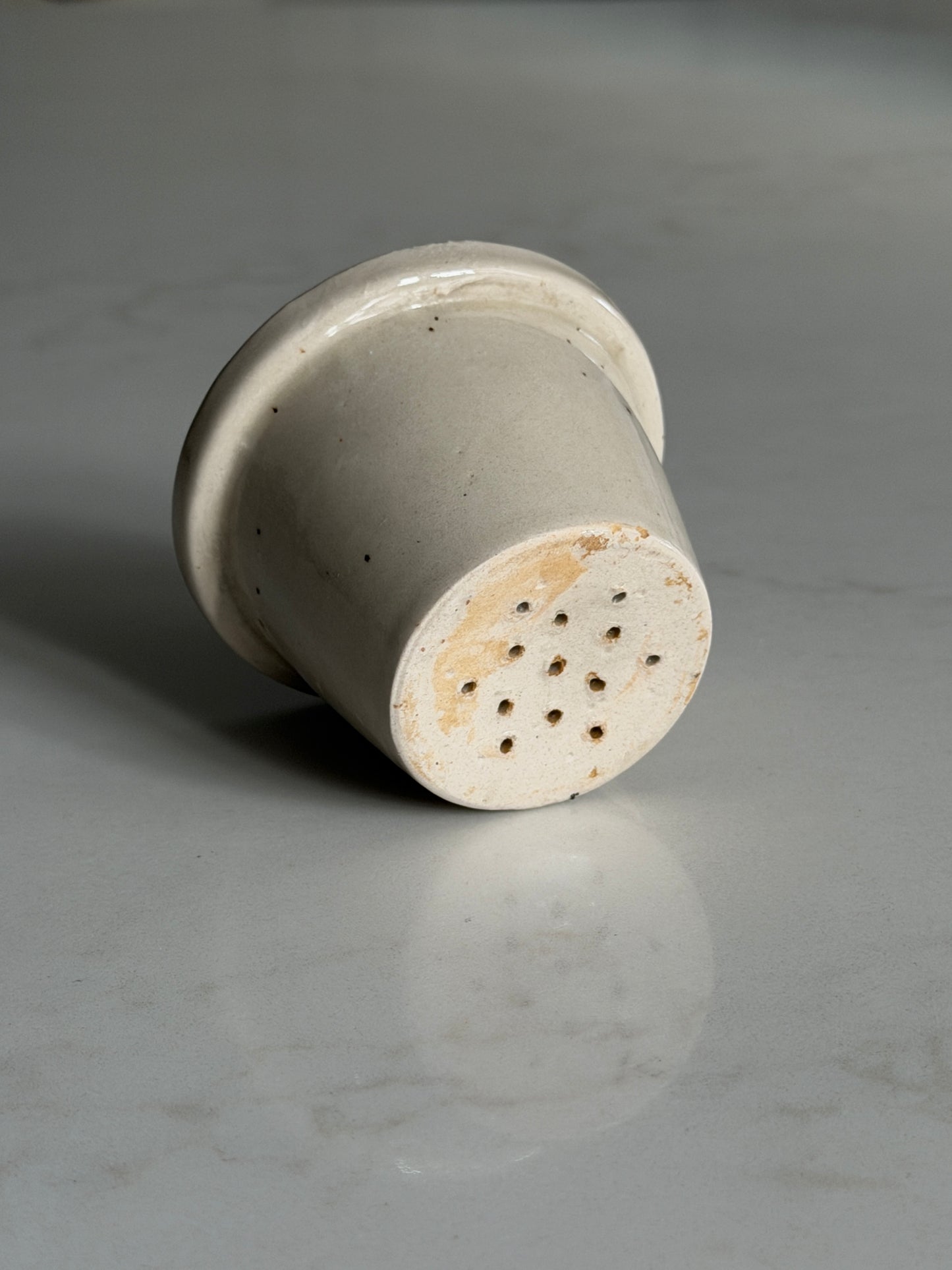 XS Speckled Off-White Cheesestrainer