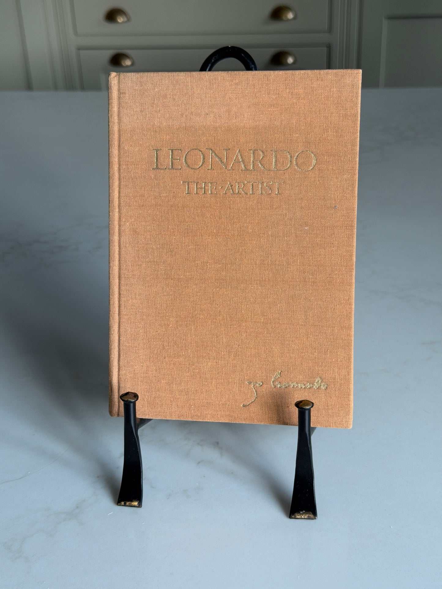 Leonardo The Artist Book