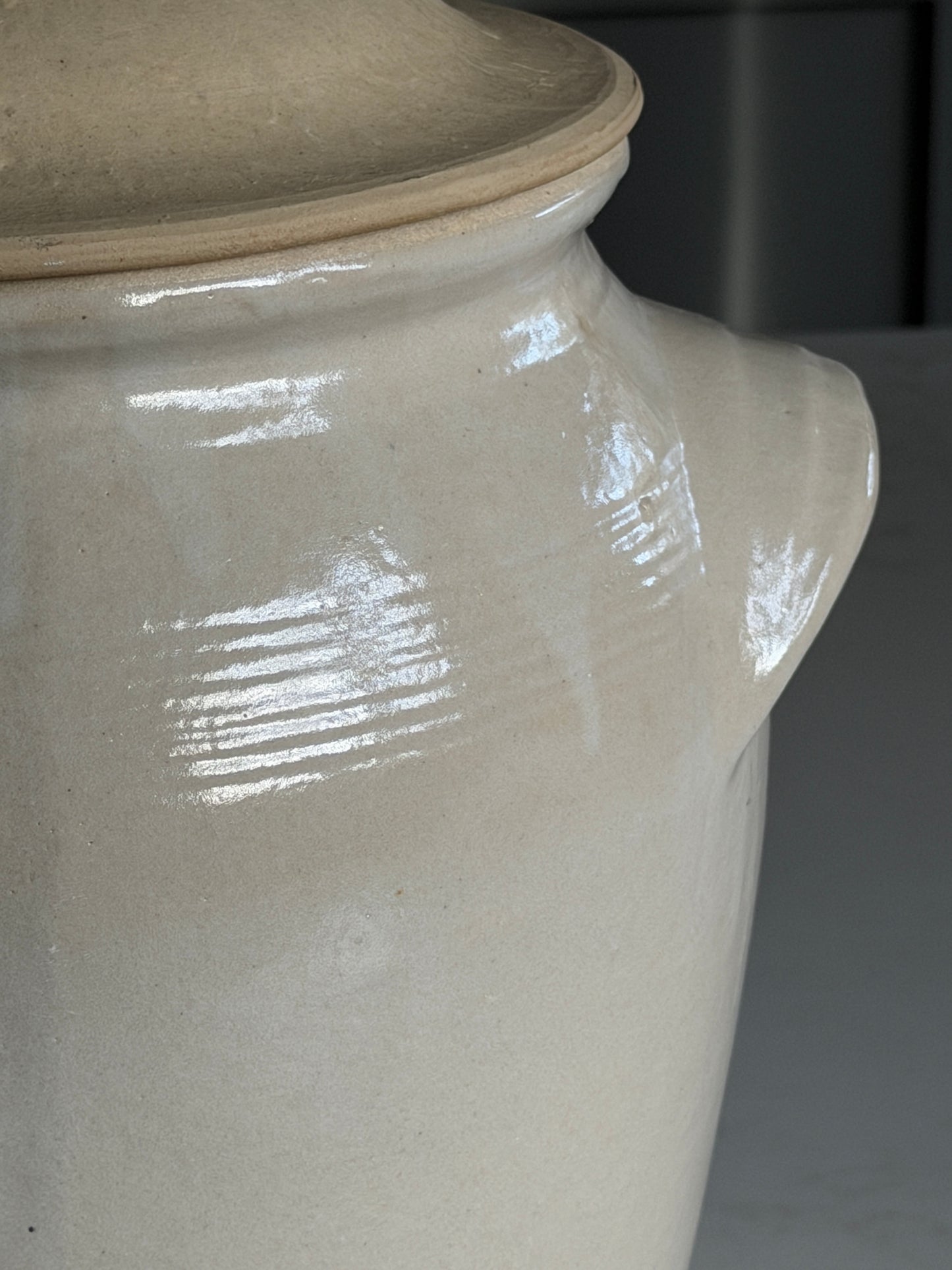 XL Lidded Milky Off-White French Confit Pot