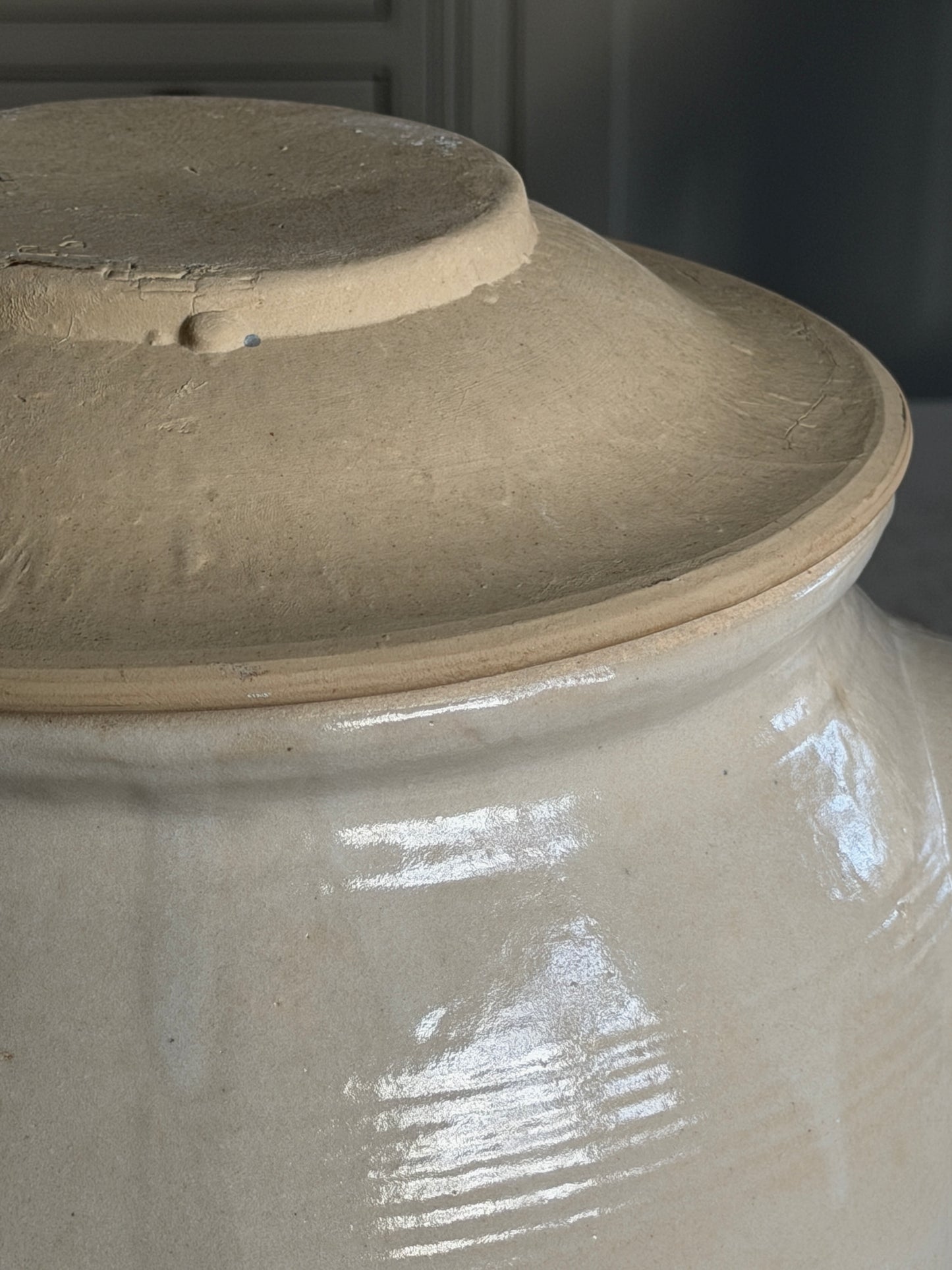 XL Lidded Milky Off-White French Confit Pot